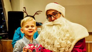 ukraine christmas gifts children volunteers