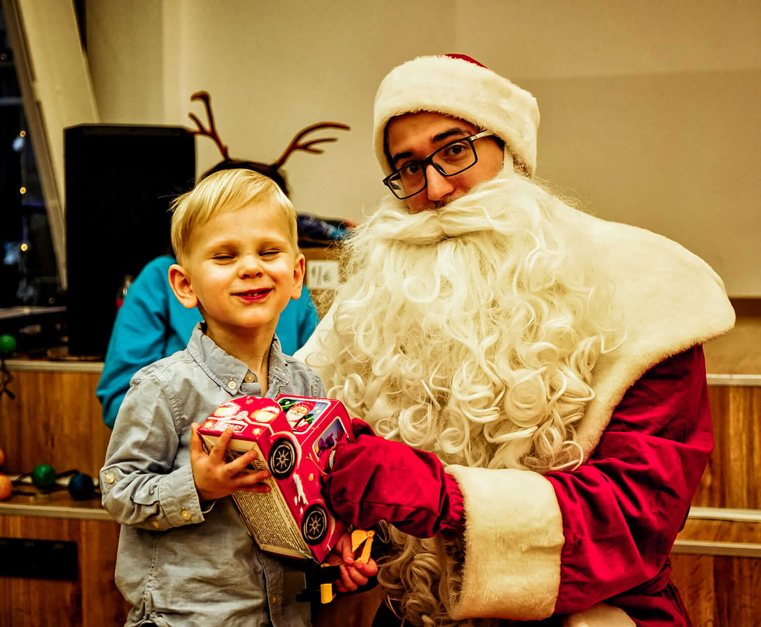 Ukrainian Children's Christmas Wishes Come True Volunteers