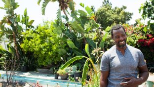 Can you dig it? This urban &#8220;Gangsta Gardener&#8221; is a real game-changer