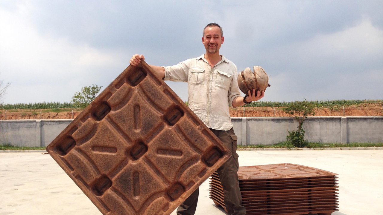 CocoPallet: an eco-friendly alternative to wooden shipping pallets
