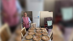 Flo Osbourne, 89, bakes hundreds of pies to help feed the hungry