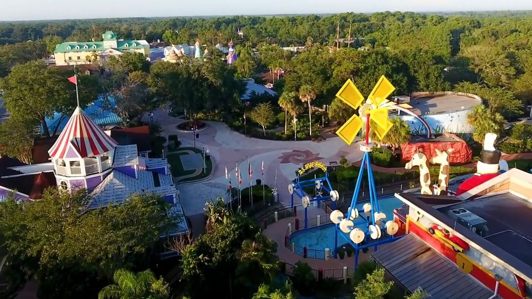 In partnership with dozens of wish-granting organisations across the United States, GKTW doesn’t just give children the ultimate trip to the area’s theme parks—it invites them to stay at a place where everyone knows firsthand what they are going through.