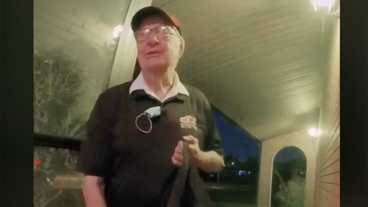 89-year-old pizza driver gets enormous tip from TikTok fans