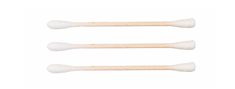 Biodegradable - Natural bamboo stick - Pure cotton tips - Elegant recycled cardboard sliding box - Available in boxes of 200