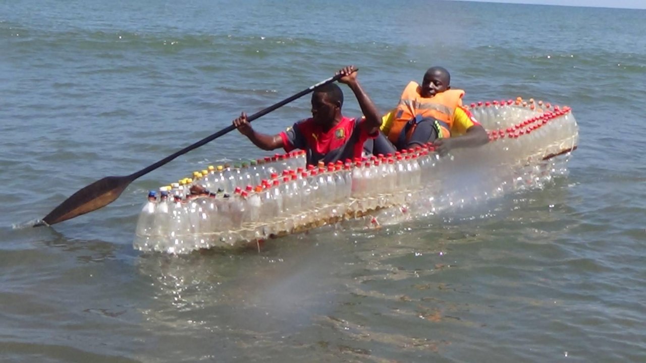 These fishing boats made with 1000 plastic PET bottles in Cameroon are no joke