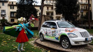 Auntie Caterina’s Colourful Cab Rides for Kids With Cancer