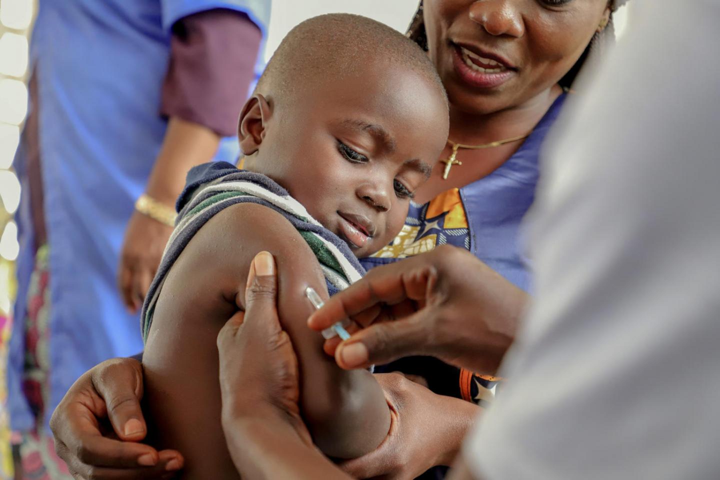 Vaccines are among the greatest advances in global health and development. For over two centuries, vaccines have safely reduced the scourge of diseases like polio, measles and smallpox, helping children grow up healthy and happy. They save more than five lives every minute – preventing up to three million deaths a year, even before the arrival of COVID-19. © UNICEF/UN0287582/Diefaga