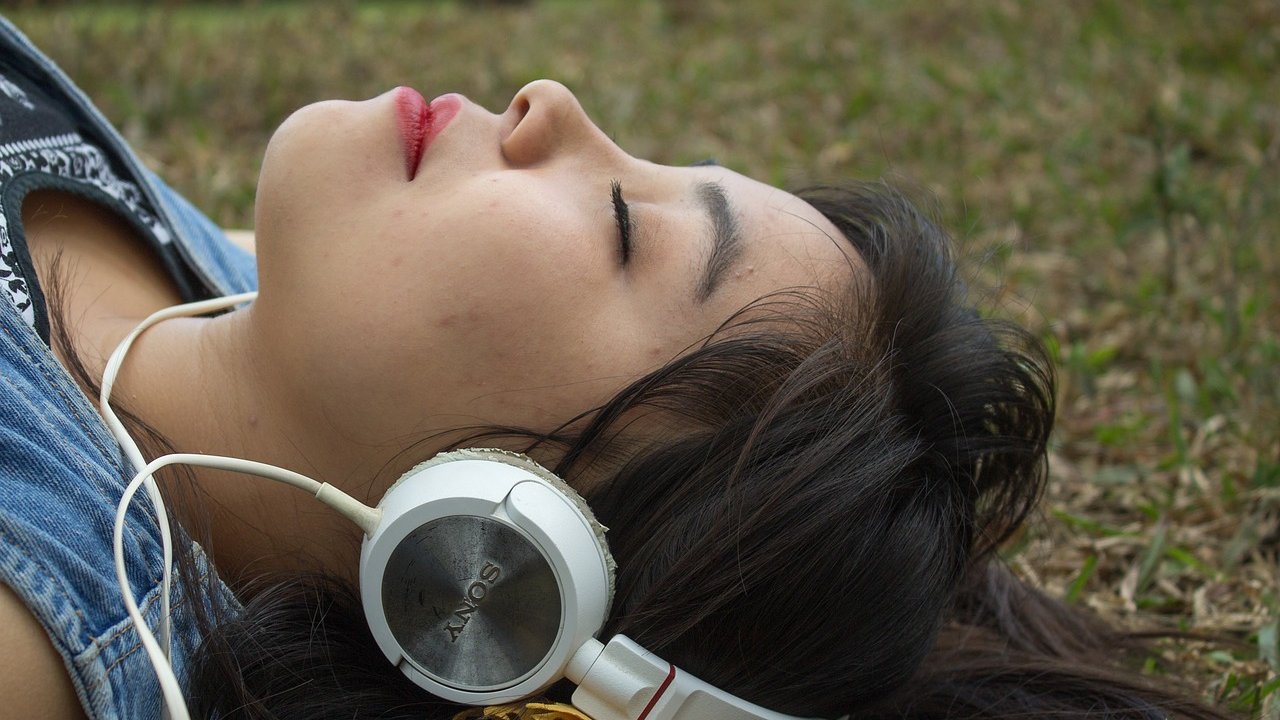 10 reasons why we should listen to music more