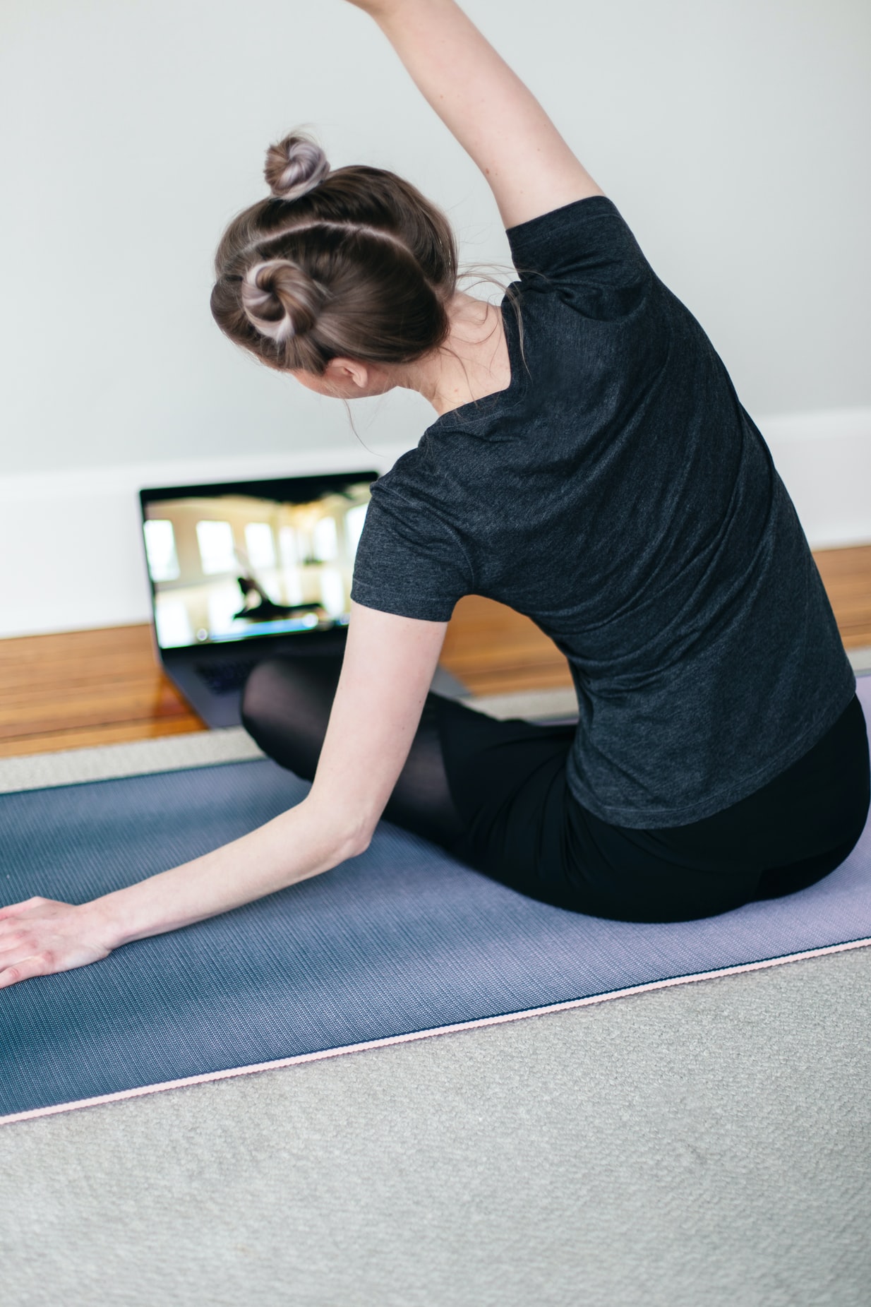 Learn some yoga or Pilates stretches for shoulders, legs and abs that you can do in moments of downtime: waiting for the kettle to boil, at your desk during a conference call or standing after you’ve finished a piece of work.