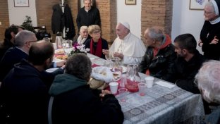 Pope Francis Offers Sumptuous 19th Century Vatican Palace To The Homeless Of Rome