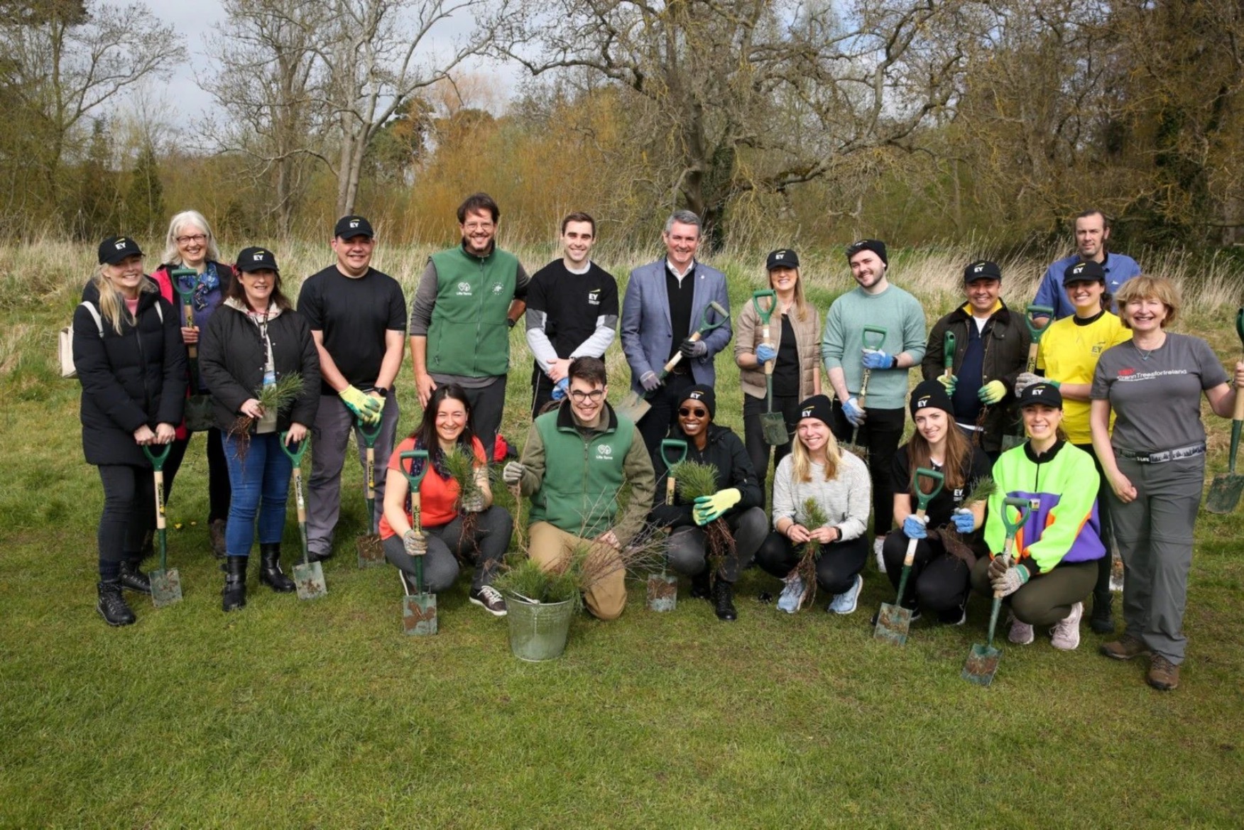 Life Terra are very happy to have been able to plant trees in Dublin in their first event in Ireland. About a hundred+ years ago only about 1% tree cover was left on this big island, now the country has about 11%. We aim to increase that percentage the coming years in collaboration with local partners. A big thanks to the EY Ireland team coming out to support this planting and partners One Tree Planted and Easy Treesie. More photos ?
