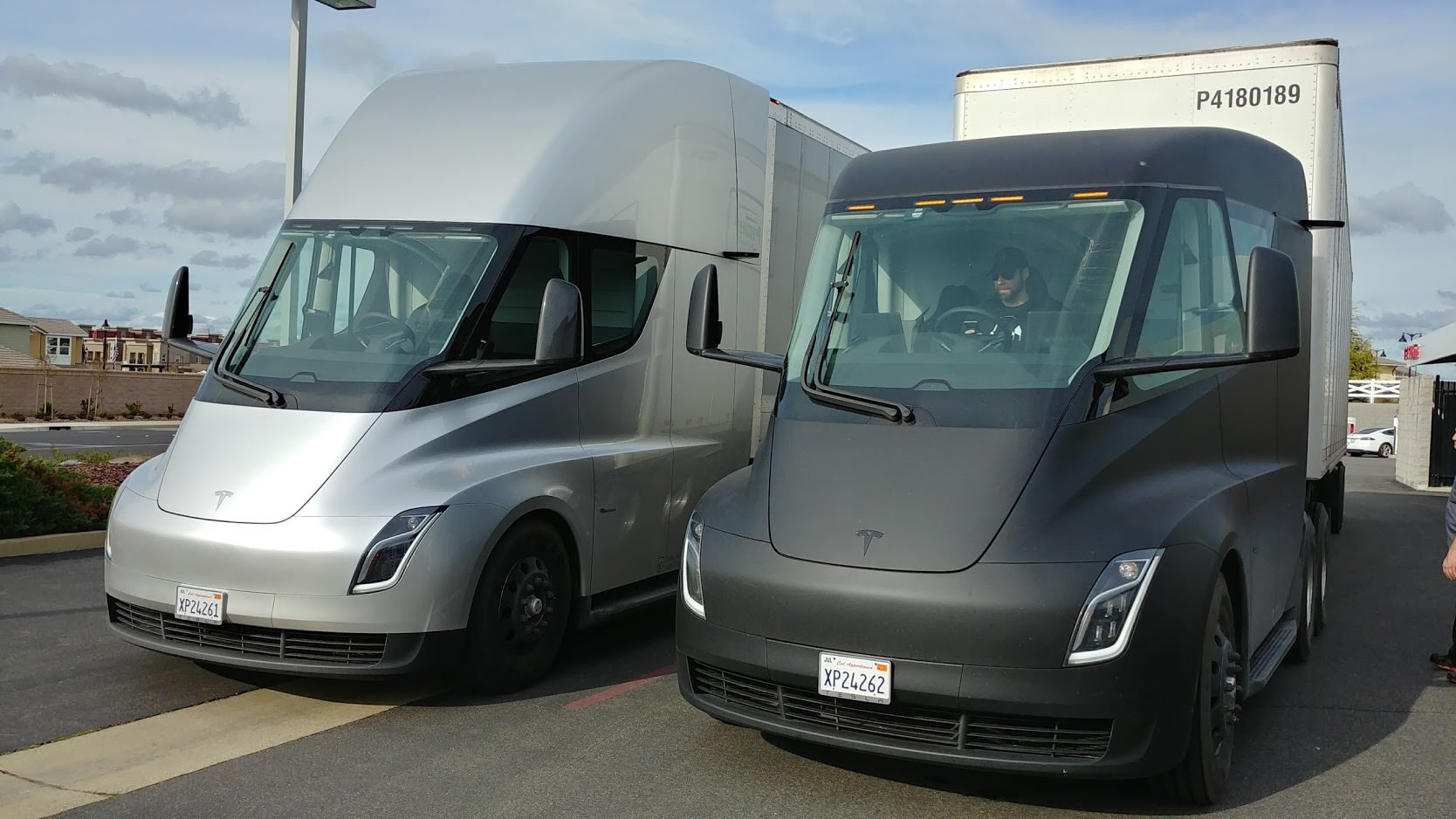 Unveiled on November 16, 2017 and planned for production in 2020 by Tesla, Inc, the company initially announced that the truck would have a 500 miles (805 km) range on a full charge and with its new batteries it would be able to run for 400 miles (640 km) after an 80% charge in 30 minutes using a solar-powered