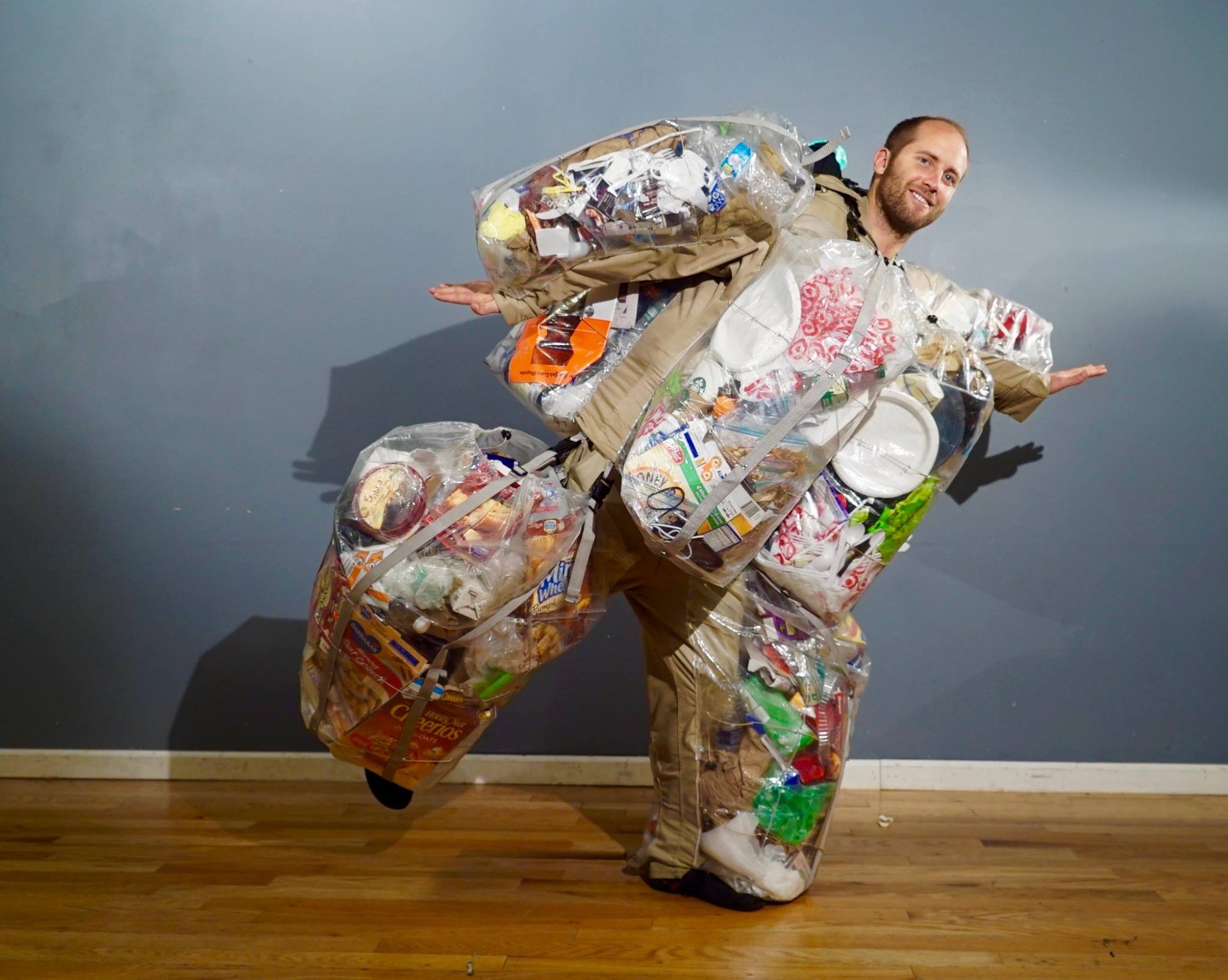 This is how much trash Greenfield accumulated in 30 days of living like the average American. “The average American creates 135 pounds per month and I only created 84 pounds, about 1/3 less than the average. What would you look like if you wore a month’s worth of your own trash? Would it be a scary sight?” — Rob Greenfield