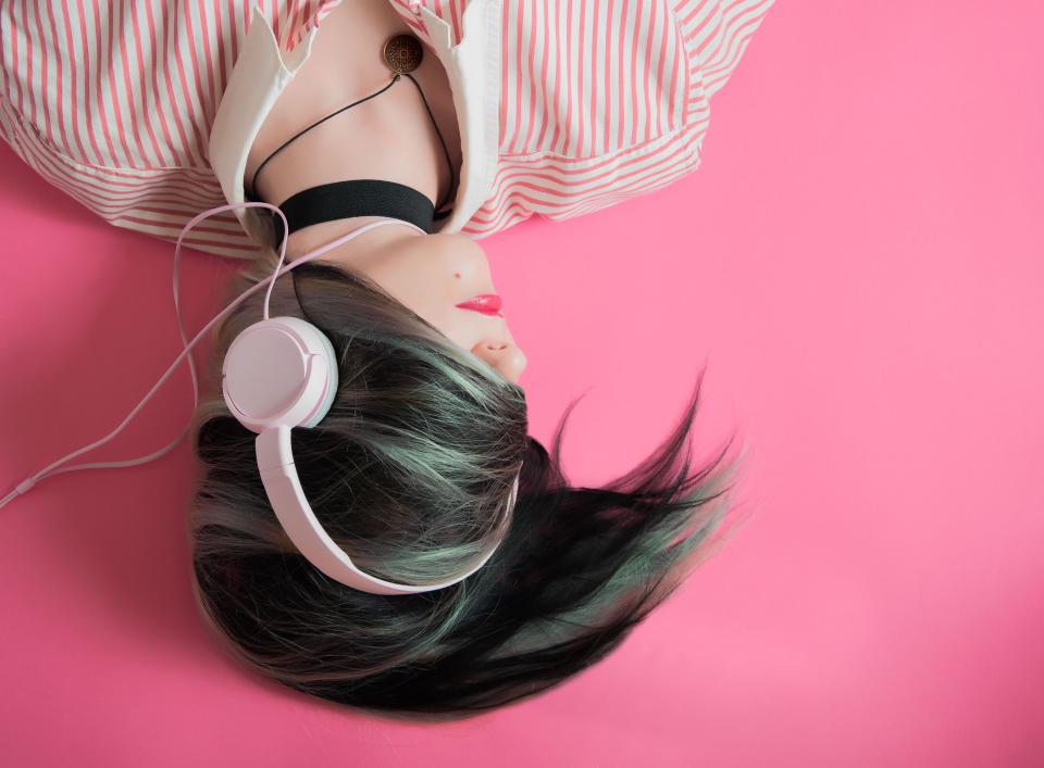 Research suggests that music not only helps us cope with pain — it can also benefit our physical and mental health in numerous other ways.