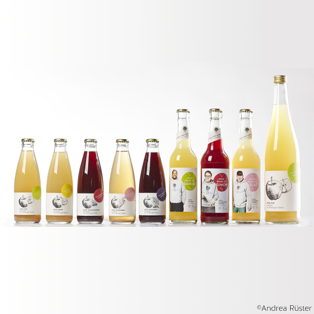... and all equally delicious! Not only does the company make applejuice, they make juice from pears, elderberries, rhubarb and redcurrant.