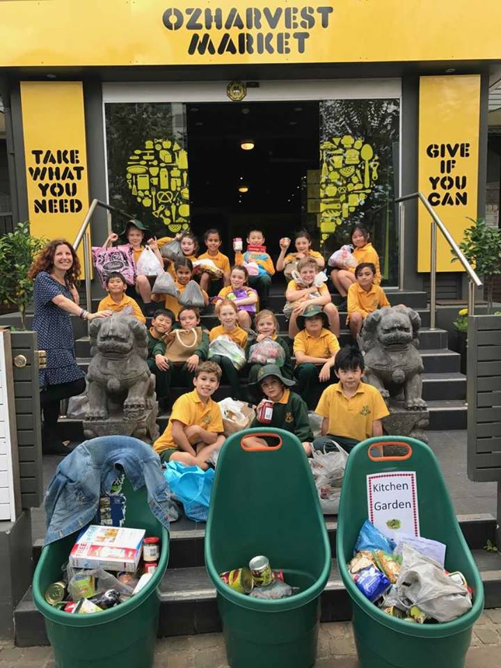Students from Kensington Public School delivered goodies from their food drive to the OzHarvest Market! They learned about the importance of reducing food waste and the work of OzHarvest helping those in need. It's so great to see kids so engaged with their community!
