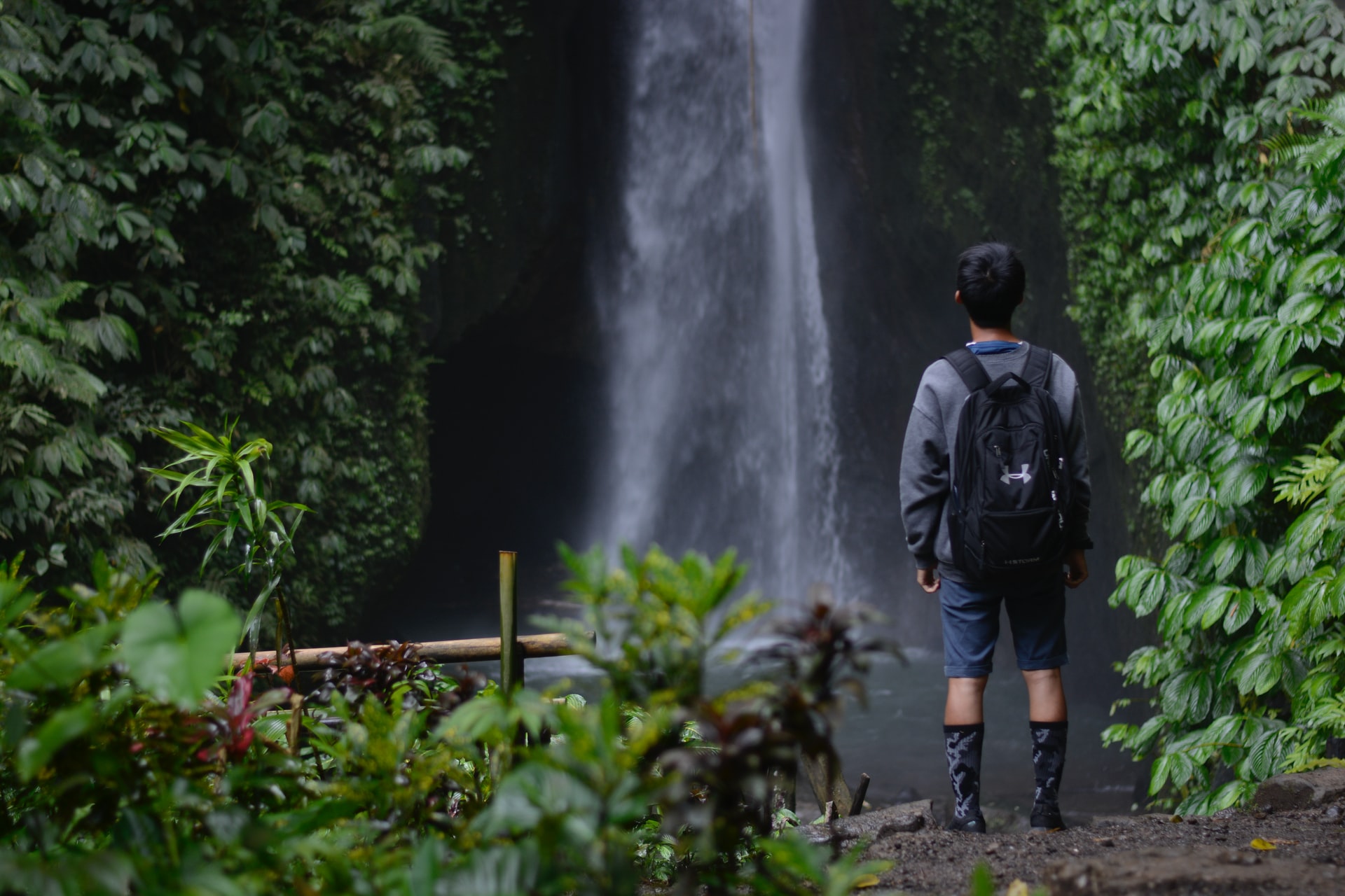 Research shows that people who spend at least 2 hours per week in nature report significantly better health and wellbeing. If you want to maximise the stress-busting effects of nature, one study showed that the most efficient drop in cortisol happens between the 20-to-30-minute mark.