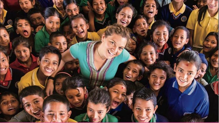 Maak kennis met de CNN Held van het jaar; Maggie Doyne, moeder van 50 Nepalese kinderen