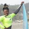 Khadjou Sambe, la primera surfista profesional senegalesa y su legado con Black Girls Surf
