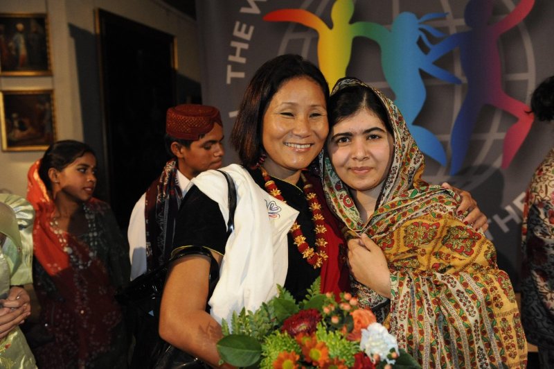 Tanto Indira Ranamagar como Malala Yousafzai han sido reconocidas por el Premio Mundial de la Infancia por sus incansables esfuerzos por sus respectivas causas.