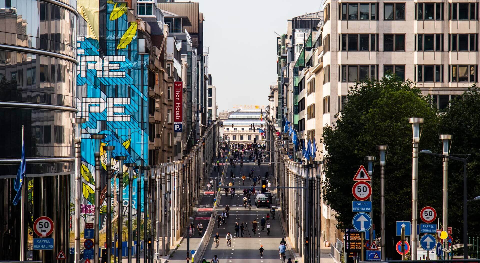 However, the maximum amount of incentive recently nearly doubled from €500 to €900. The idea is that people will stop using cars altogether and instead use the extra cash to travel via eco-friendly alternatives. Pictured: Car-free day, Brussels 2020