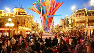 Disneyland Paris banishes plastic straws