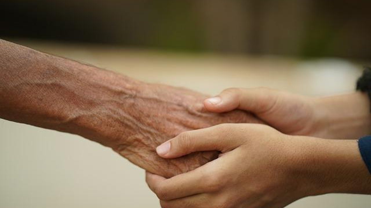 No one dies alone How an incident in one nurse's life kickstarted a worldwide movement