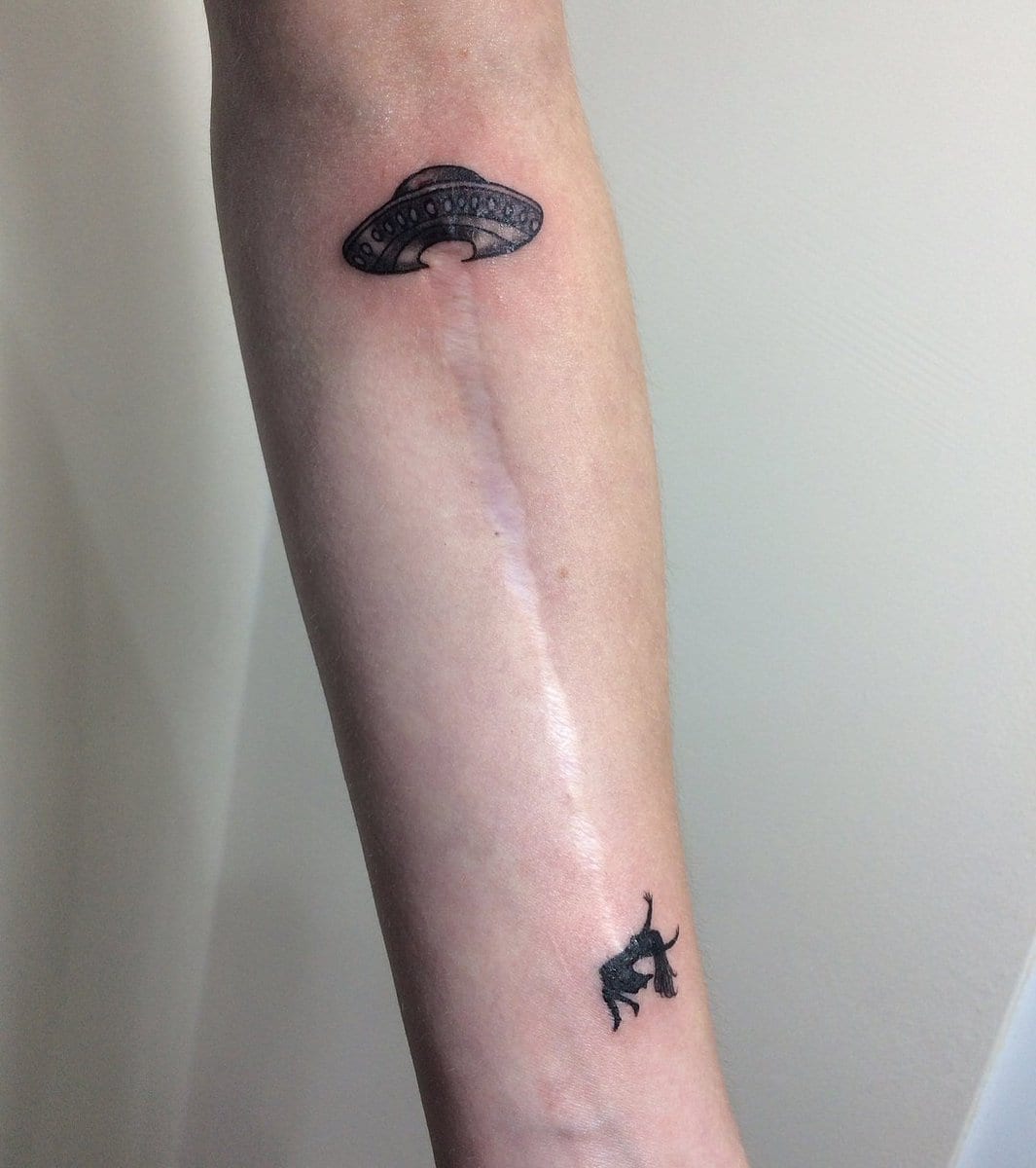 20 Tattoos Turning Scars and Birthmarks into works of art.