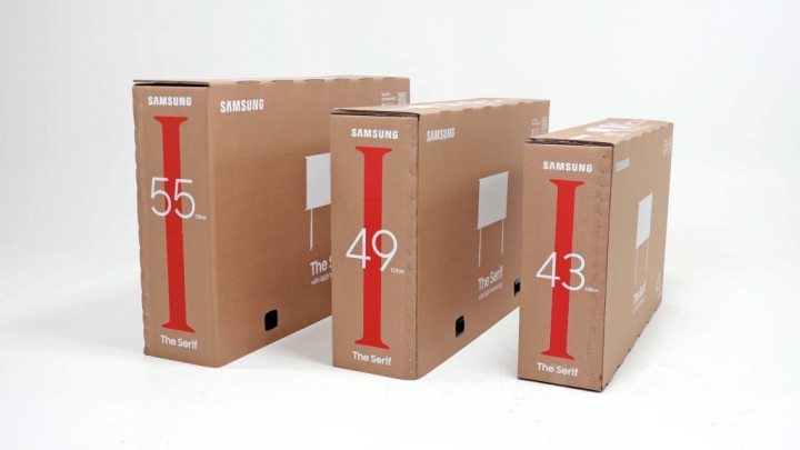 Included within the packaging is a manual to guide customers on how to make household items out of the cardboard boxes, which can be accessed by scanning the QR code on the box.