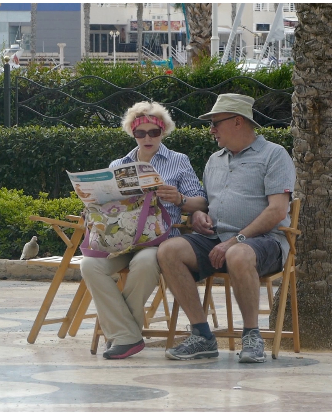 The Alicante City Council has commissioned more than 20 double chairs to meet the demand of users in the face of the arrival of good weather.