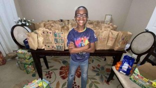 Texas 5th-grader in “race of kindness” to get 100,000 meals to the hungry before Thanksgiving