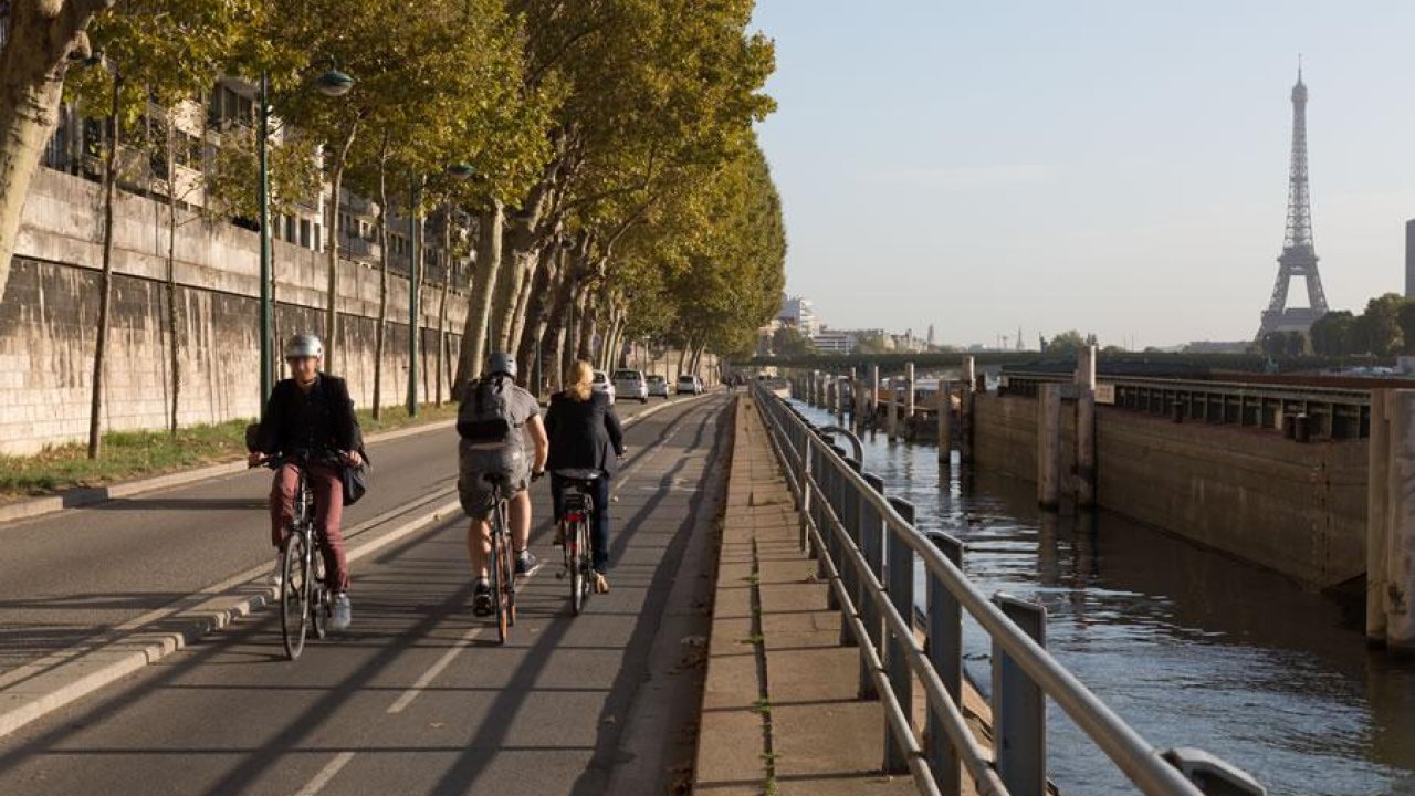 Paris to create 650km of cycle lanes post lockdown
