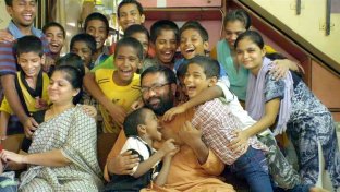 Papa Reji takes care of 24 Indian children affected by HIV who have been abandoned by their own.
