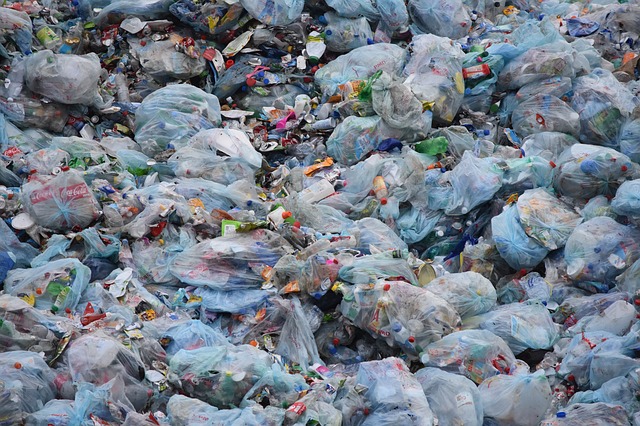 Ieder jaar belandt er in Australië meer dan 690 kilo afval op de stort, volgens Clean Up Australië. Dat cijfer staat gelijk aan een duizelingwekkende 429,000 zakken ieder uur.