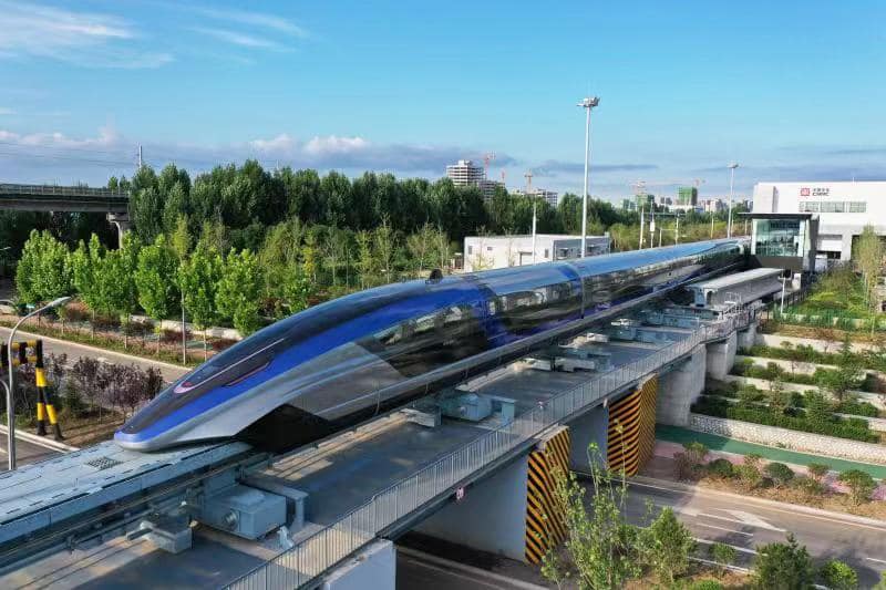 Currently, the average high-speed train in China can run at about 350 kph, while planes fly at 800-900 kph. Trains like the one unveiled in Qingdao this week could fill a critical middle space.