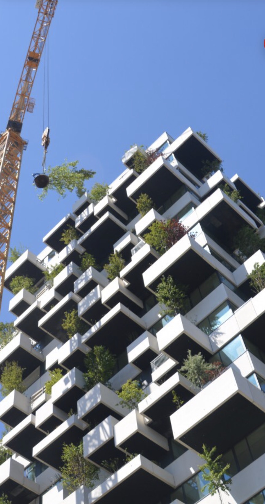 De expertise van architect Stefano Boeri, inmiddels internationaal bekend van de groene woontorens in Milaan, werd door woningcorporatie Sint-Trudo ingeschakeld om op Strijp-S het groene appartementencomplex te realiseren.