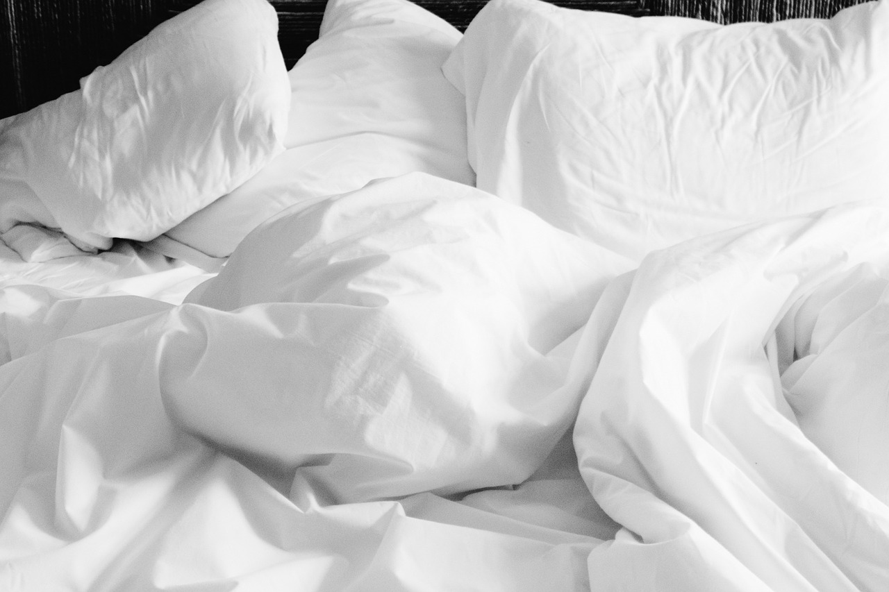 los estudios muestran que tienes un 19% más de posibilidades de dormir bien si haces la cama por las mañanas.