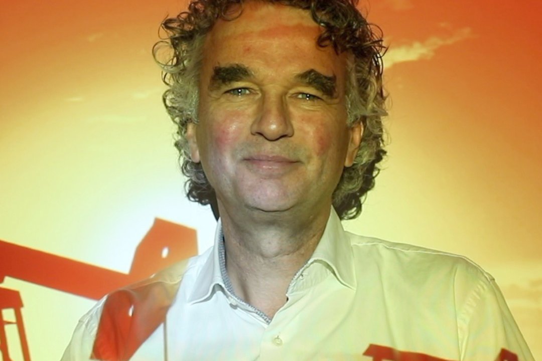 Op atypische wijze van binnenuit de grote oliemaatschappijen tot een