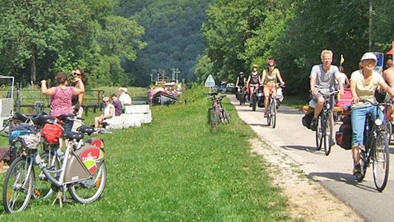 Check out one of the worlds longest and prettiest cycle routes: EV6