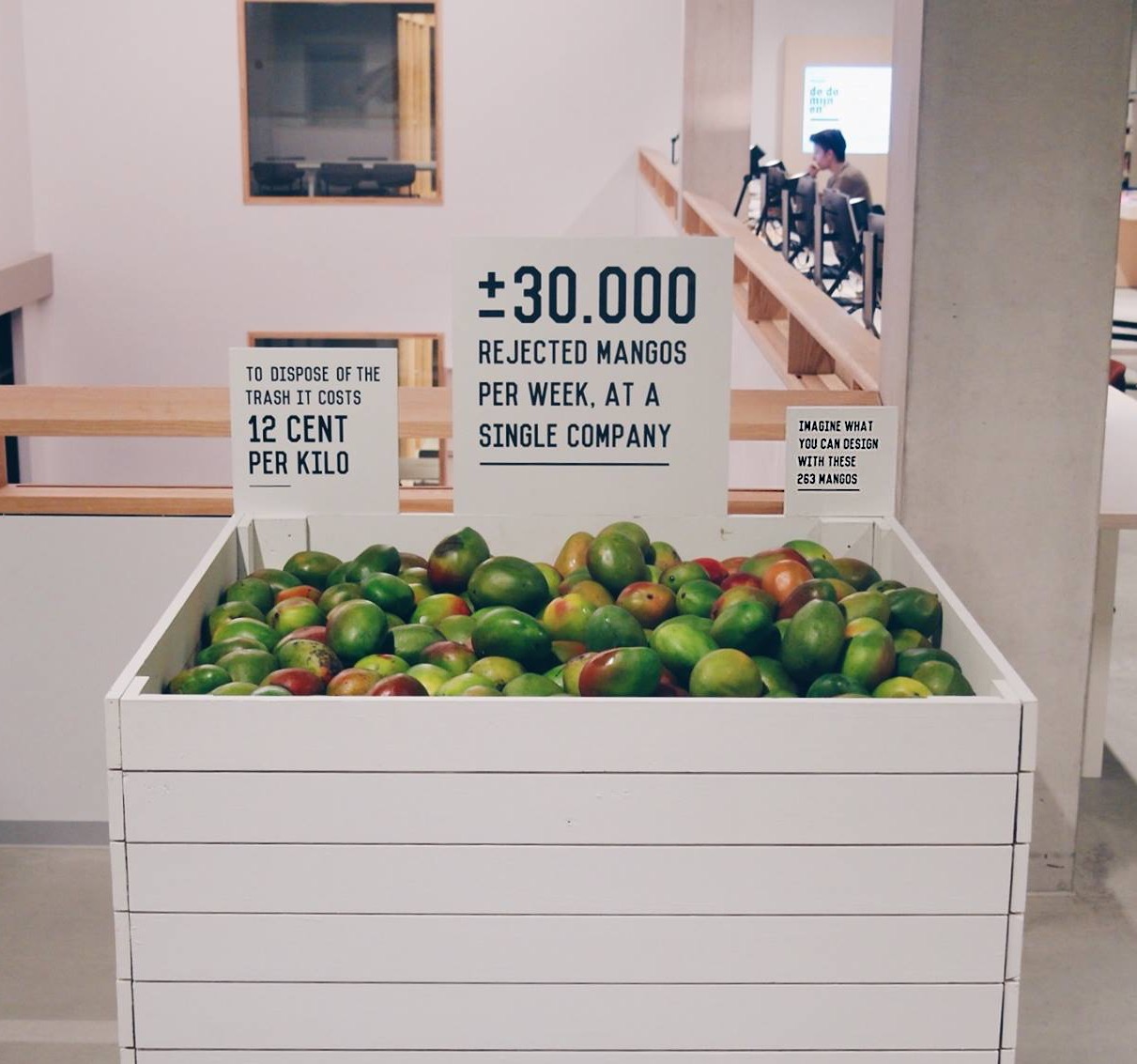 The vision at Fruitleather Rotterdam is not only to spread awareness of the food waste issue, but also to show how waste in general can be used in a positive way.