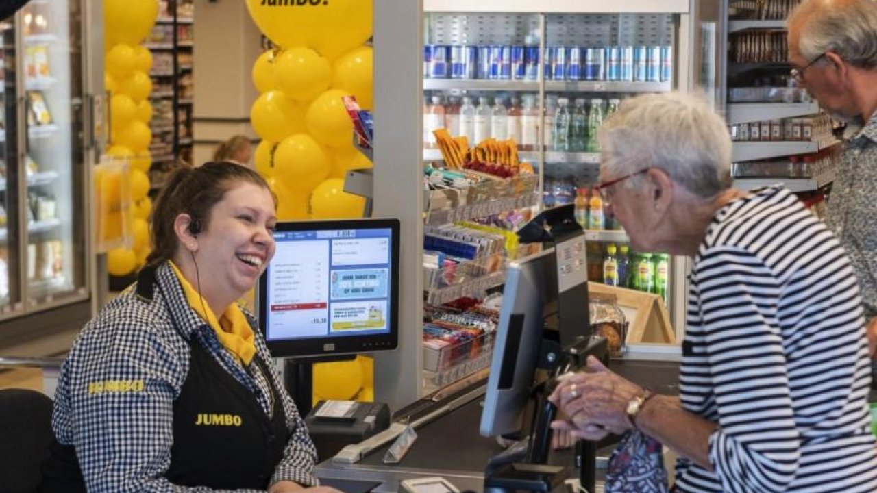Dutch supermarket introduces a unique &#8220;Chat Checkout&#8221; to help fight loneliness