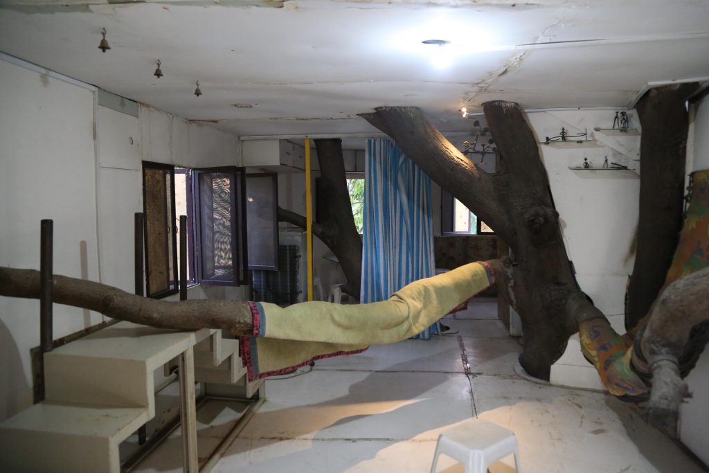 Engineer builds beautiful four-storey house on mango tree without disrupting its growth.