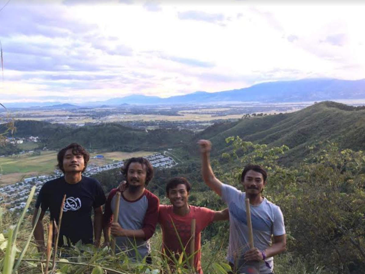 Loiya left his job as a medical representative, packed some clothes and food and started living in Punshilok in a small hut he built himself. He lived there for six long years, toiling alone planting bamboo, oak, ficus, magnolia, teak, and jackfruit trees among others.