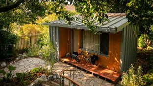 Seattle homeowners volunteer their backyards for tiny homes for unhoused neighbours