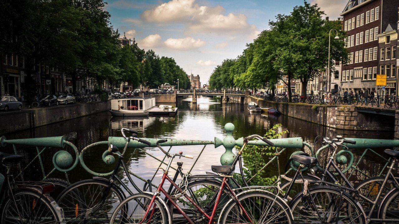 Amsterdam Announces Plans to Ban All Non-Electric Vehicles by 2030