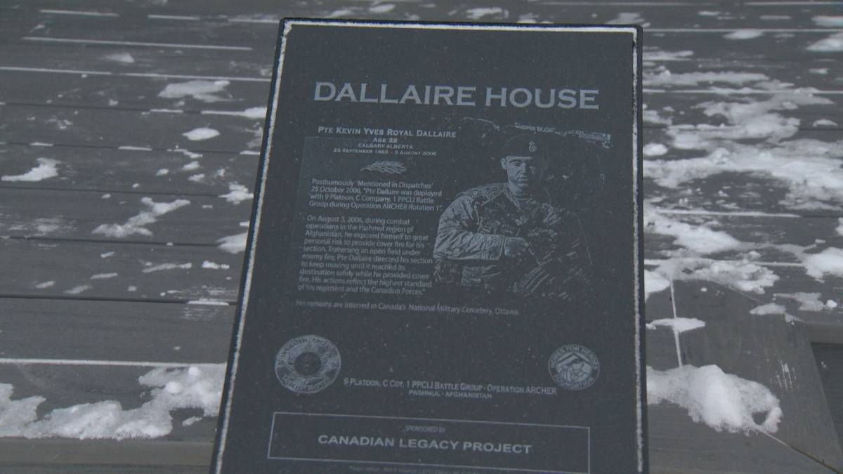 Homes for Heroes is the first initiative to use tiny houses specifically to address veteran homelessness. A fact that was not forgotten by the designers: in Calgary’s village, there is a plaque dedicated to a different fallen soldier outside every home.