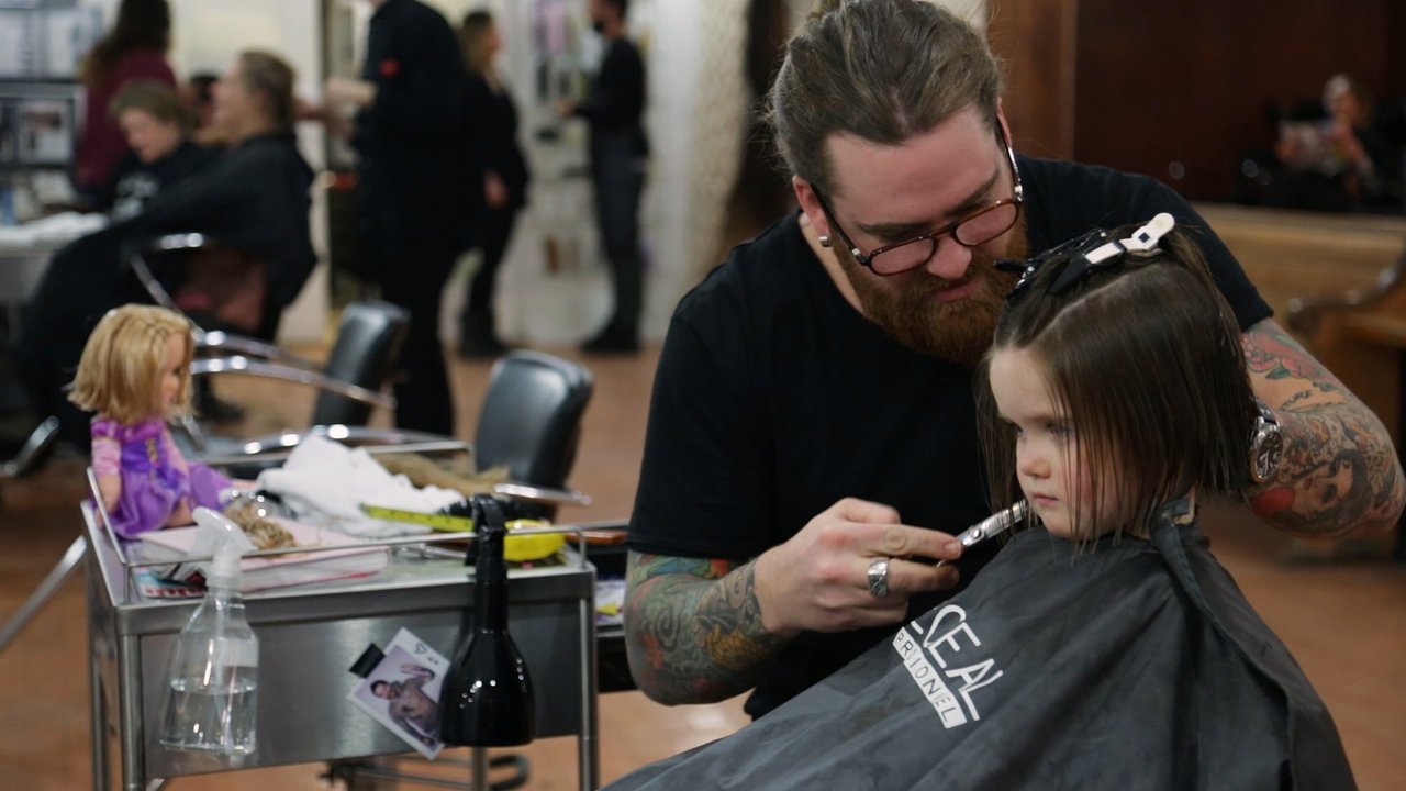 Emily&#8217;s Hair: adorable 3-year-old girl donates her hair to children battling cancer