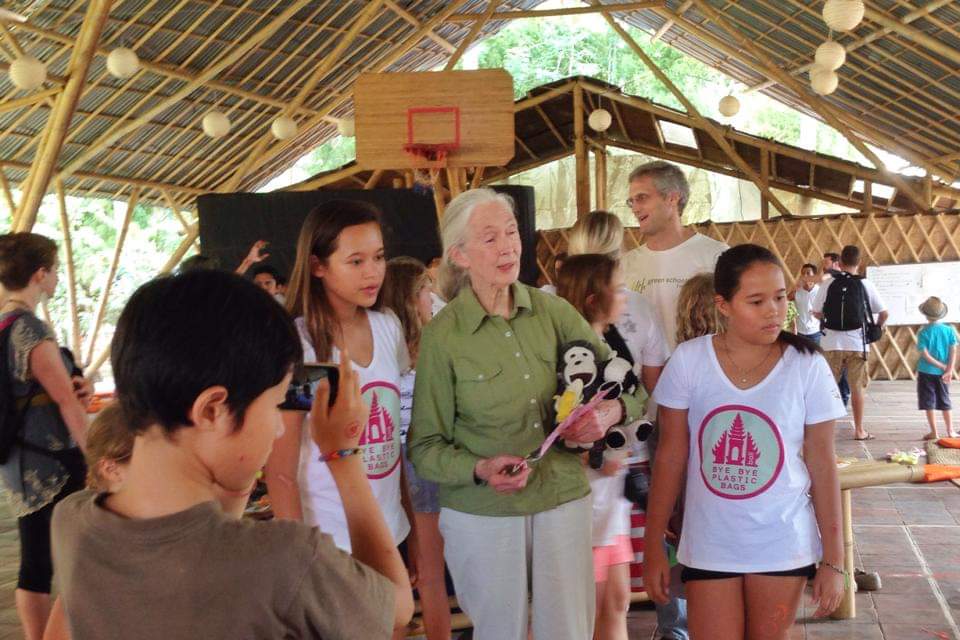 Dr. Goodall was in Bali to promote her Roots & Shoots Programme and spread her message of hope. The theme of all her talks centred around the premise “everyone can make a difference every day”. The planet is in a perilous state and it is this generation of children who will, and can, change the world for the better. Melati and Isabel Wijsen are alumni of the school.