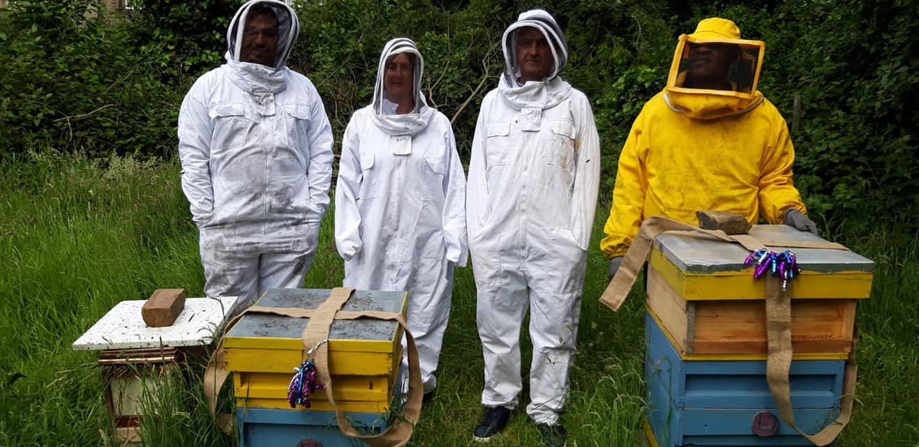Buzz is bringing together refugees, job seekers and vulnerable young people as teachers, learners and partners, to build, install and manage up to 20 beehives intended to produce honey, royal jelly and beeswax, led by apiary and horticultural expert Ryad Alsous, from Damascus in Syria.