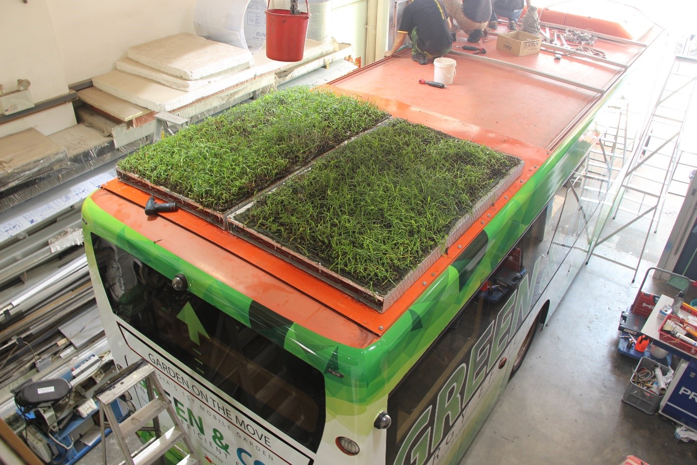 The Gaiamat is a lightweight green mat that weighs up to 2-3 times lighter than conventional green roof systems. This reduces loading on the bus while also allowing for easier installation and maintenance to be carried out.